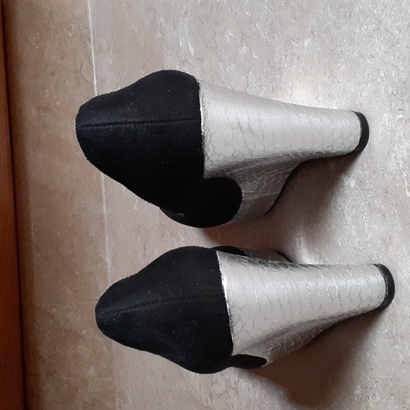 Kardashian Kollection Icon Wedges, Size 7M - Picture 4 of 8